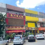 10Pax 4 Room Hidden Gem Sri Petaling 3 Min Bukit Jalil Stadium